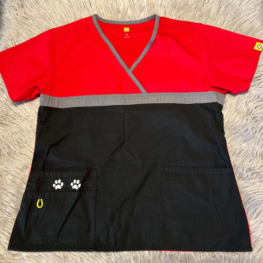 WonderWink Scrub Top Womens Size Medium Black Red Paw Prints Grooming